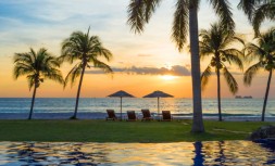 PlayaFlamingoCostaRica_Res_Ibis_BeachPoolSunset1-700x378.jpg