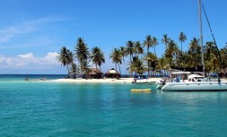 une-panama-e1463649016611.jpg